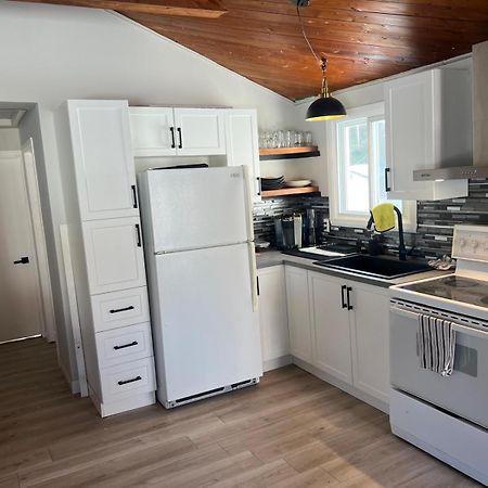 Cozy Chalet Near The Beach Shediac Esterno foto