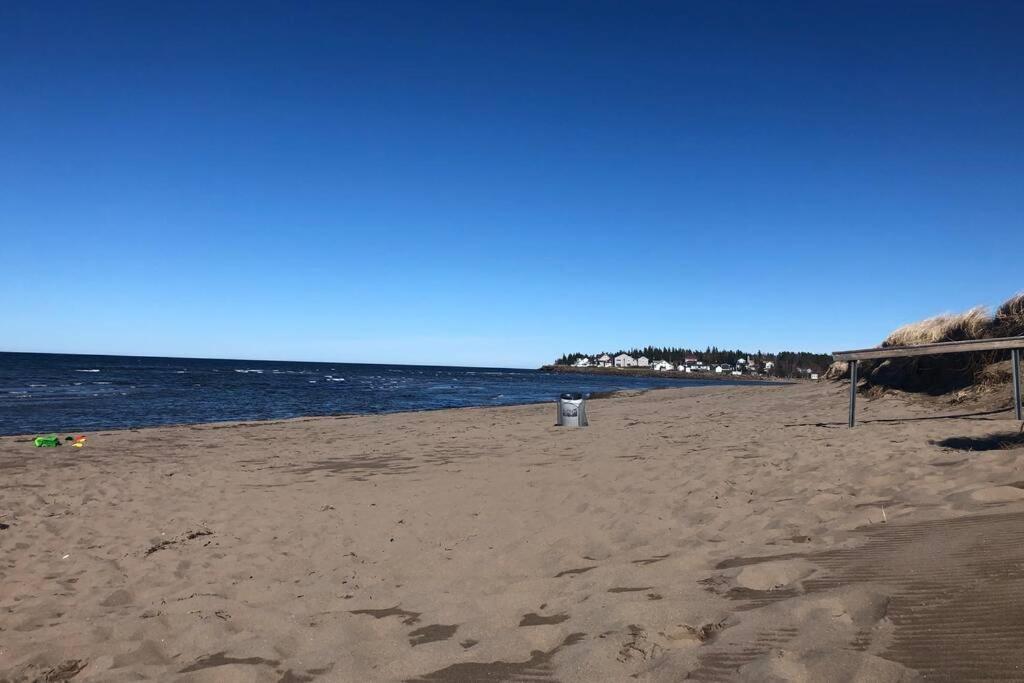 Cozy Chalet Near The Beach Shediac Esterno foto