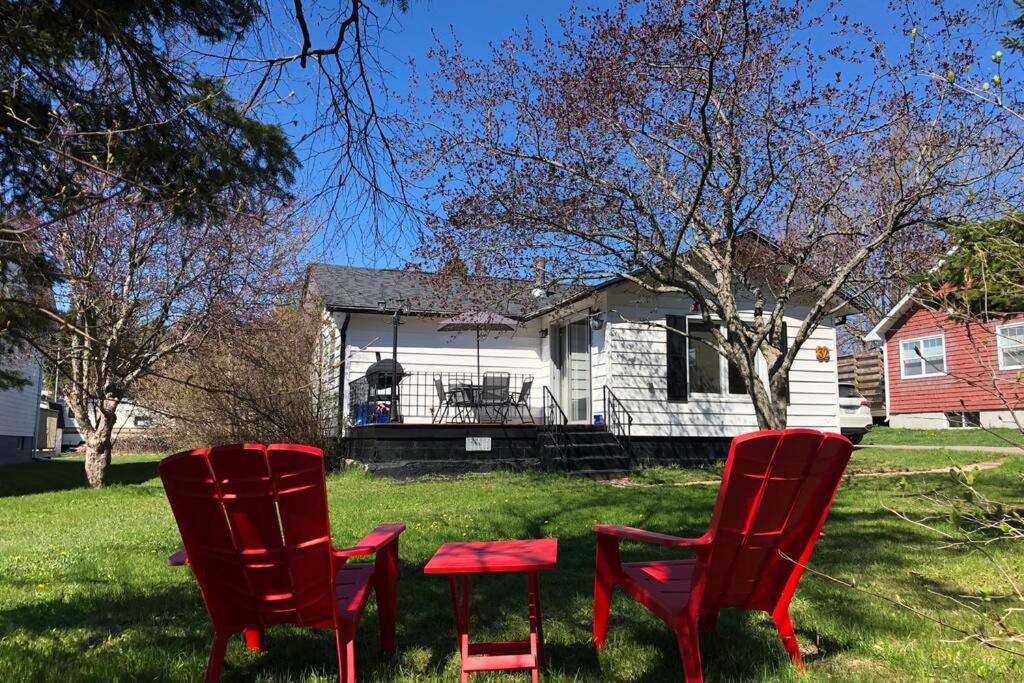 Cozy Chalet Near The Beach Shediac Esterno foto